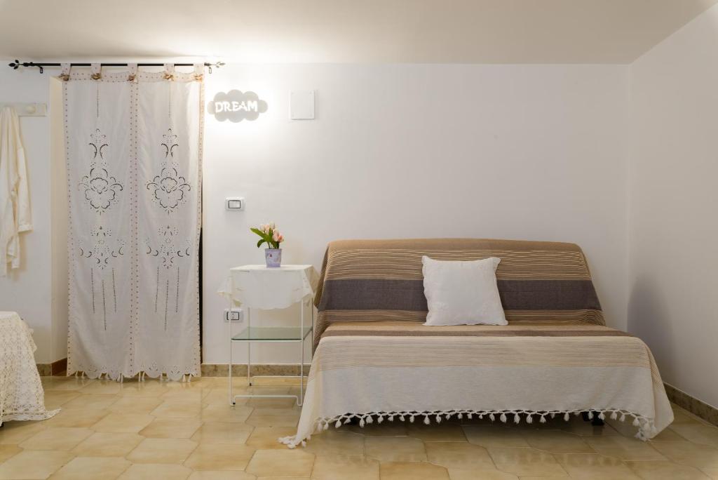 Marie Maison Salinola room 6